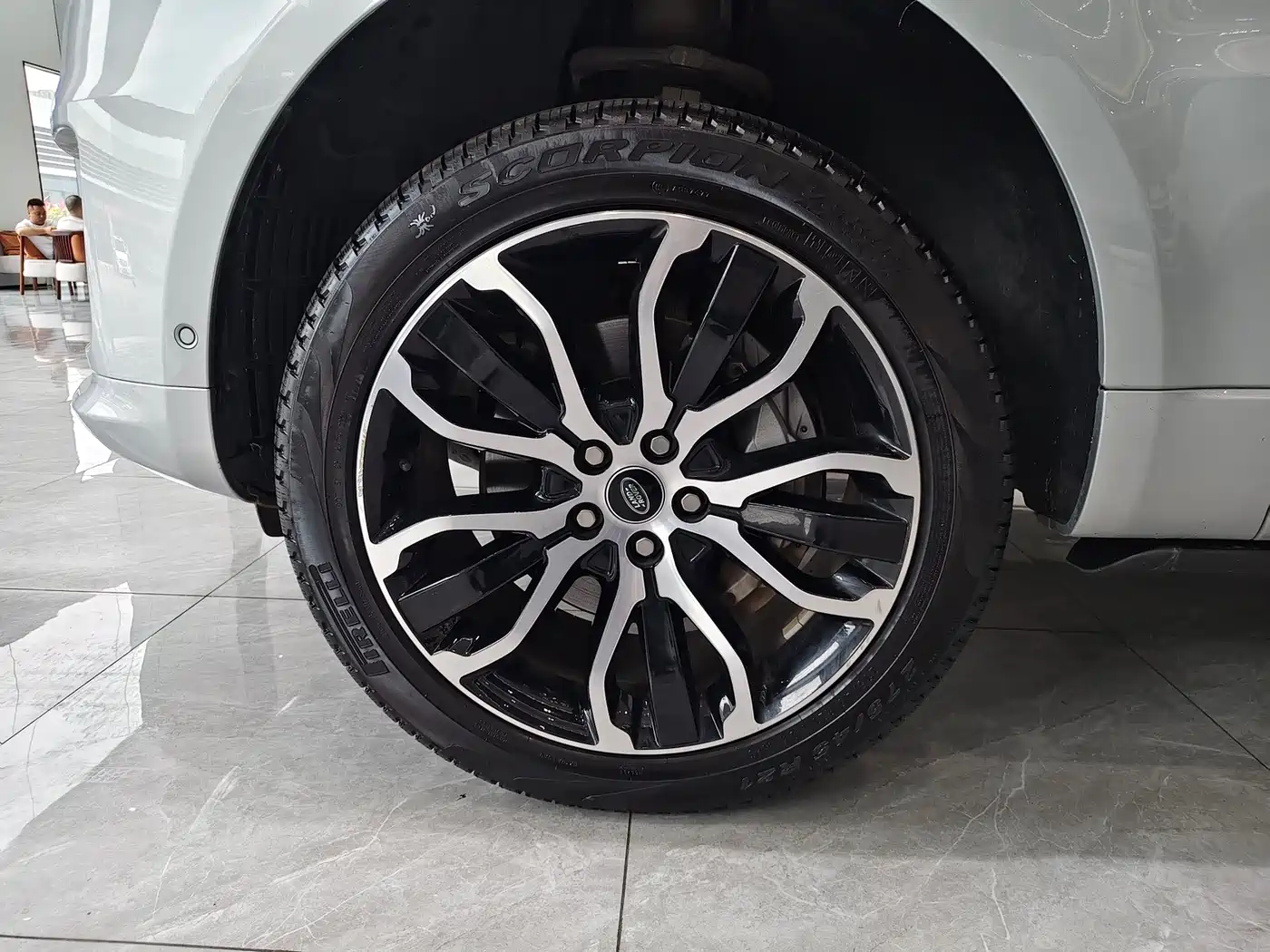 Land Rover Range Rover Sport 2022 3.0 L6 Gloss Black Edition фото 5