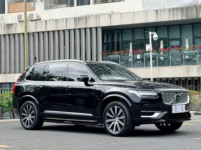 Volvo XC90 2023 B5 Smart Luxury Edition 7-Seater — фото 3