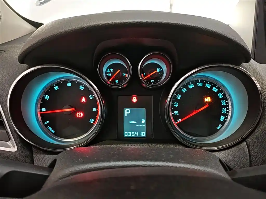 Buick Encore 2014 1.4T Automatic 2WD Urban Elite фото 12