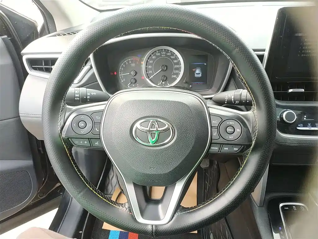 Toyota Corolla Cross 2022 2.0L Premium Edition фото 3