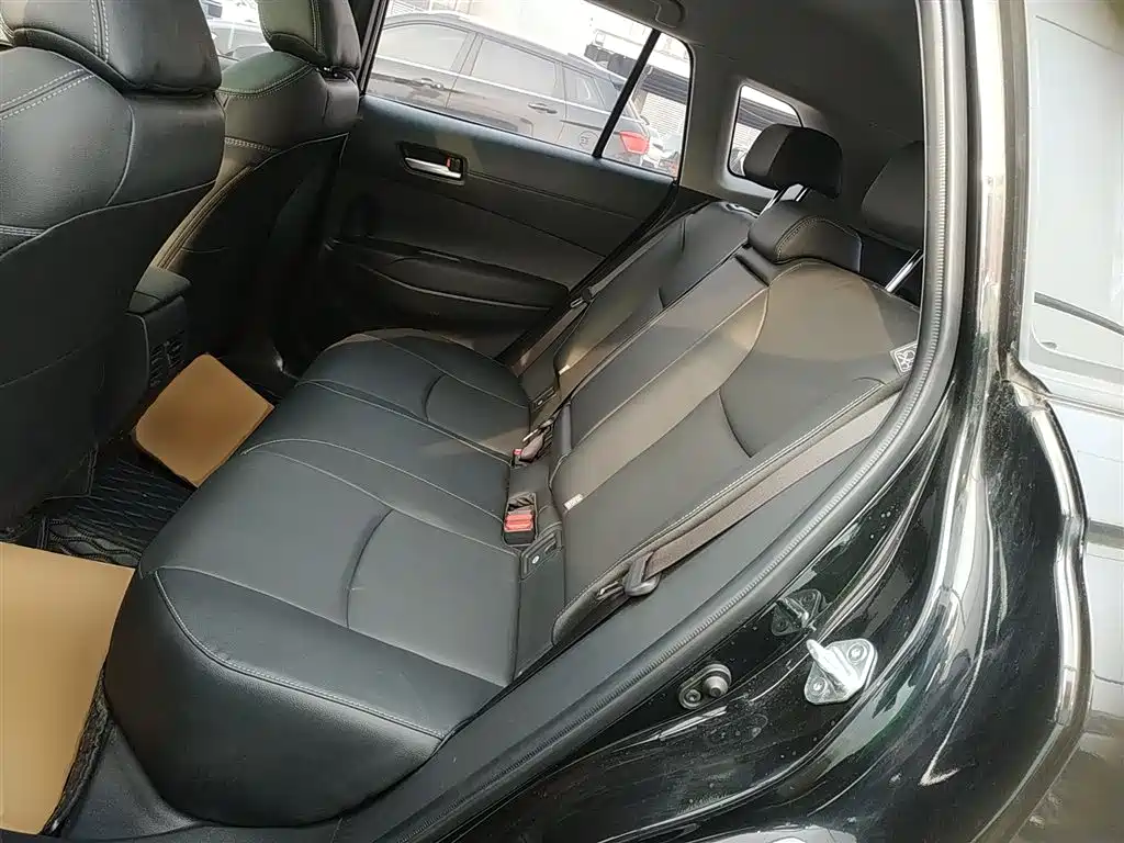 Toyota Corolla Cross 2022 2.0L Premium Edition фото 14