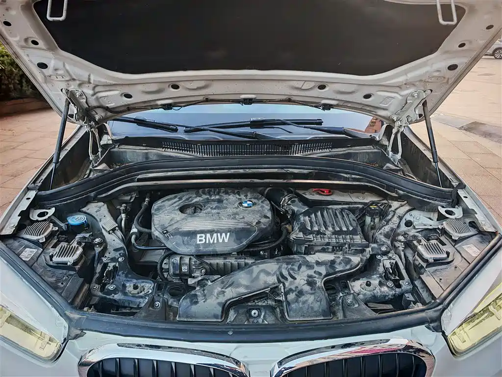 BMW X1 2018 sDrive18Li Premium Model фото 17
