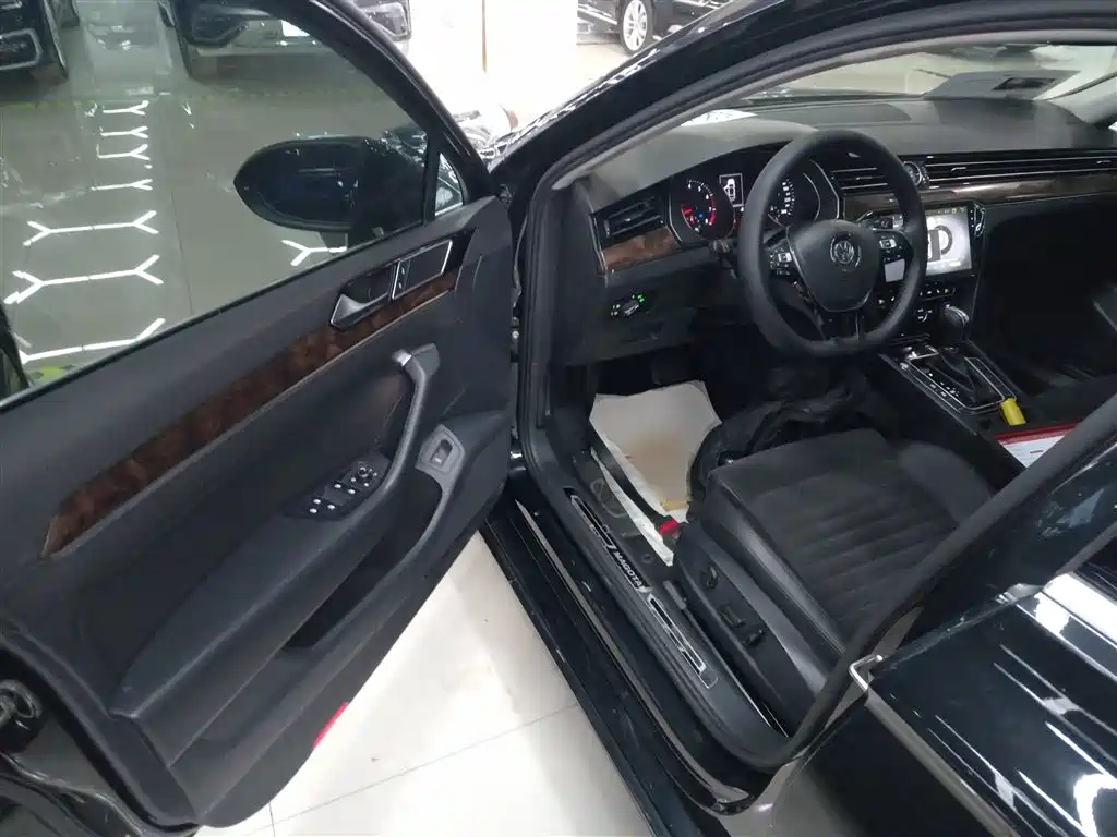 Volkswagen Magotan 2018 330TSI DSG Luxury фото 13