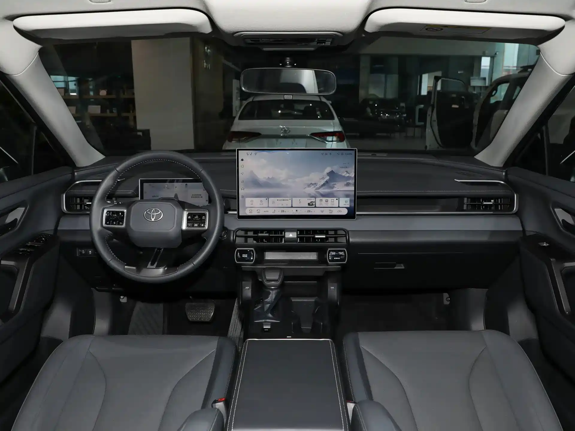 Фото 4 - Toyota RAV4