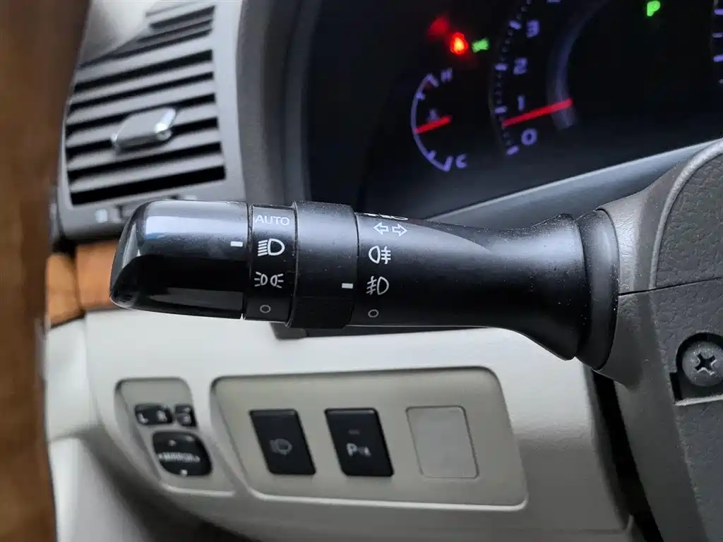 Toyota Camry 2010 240G Luxury Edition фото 21