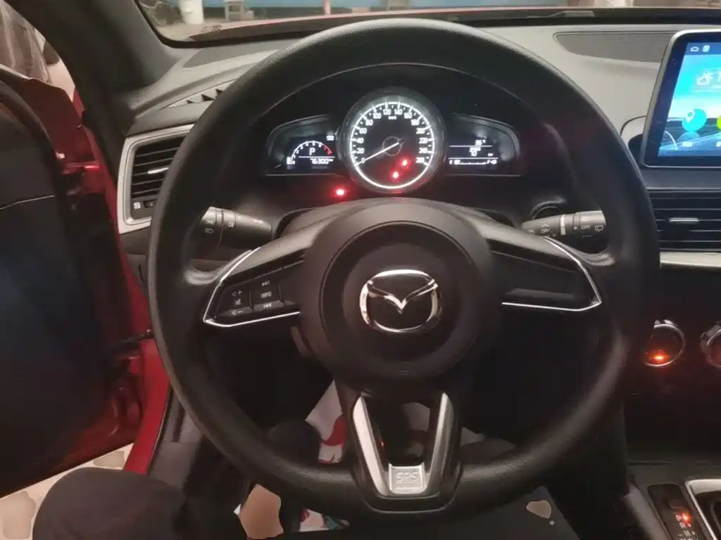 Фото 11 - Mazda CX-4