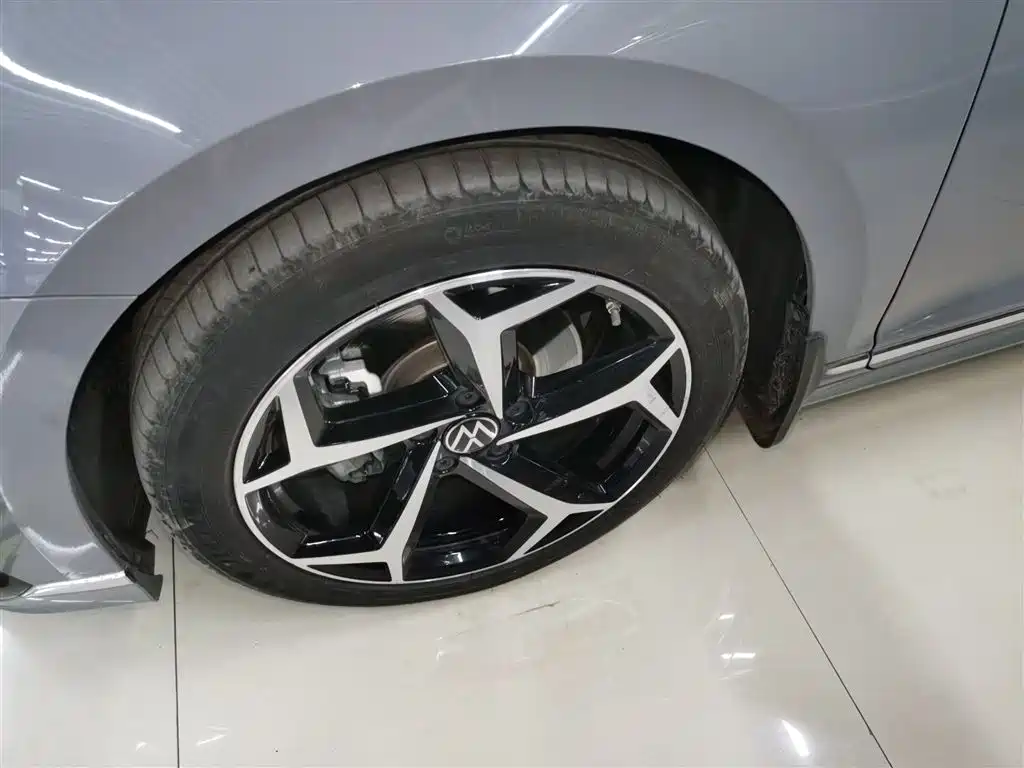 Volkswagen Magotan 2023 Model 2 Million Commemorative Edition 330TSI DSG Luxury фото 25