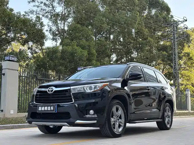 TOYOTA HIGHLANDER