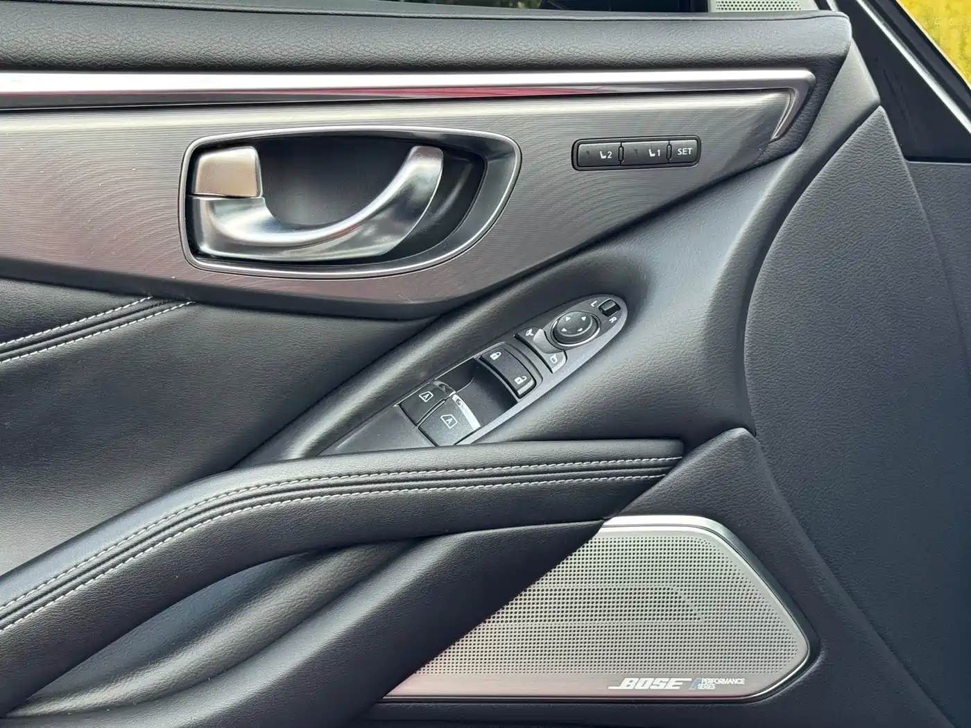 Infiniti Q60 2019 2.0T Luxury Edition фото 14