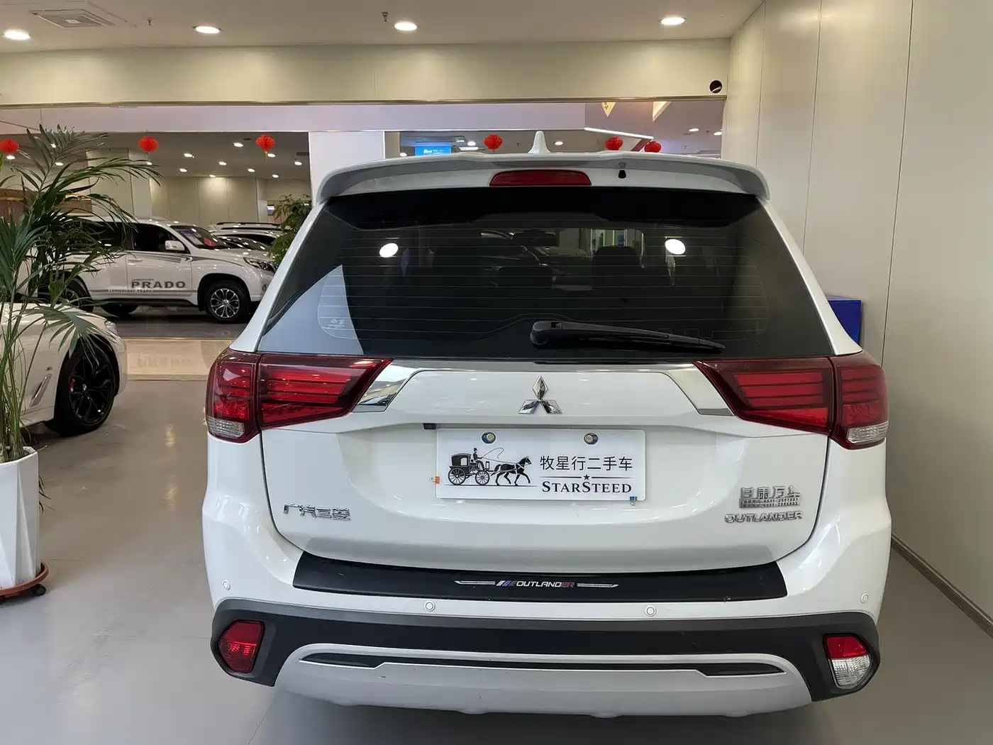 MITSUBISHI OUTLANDER