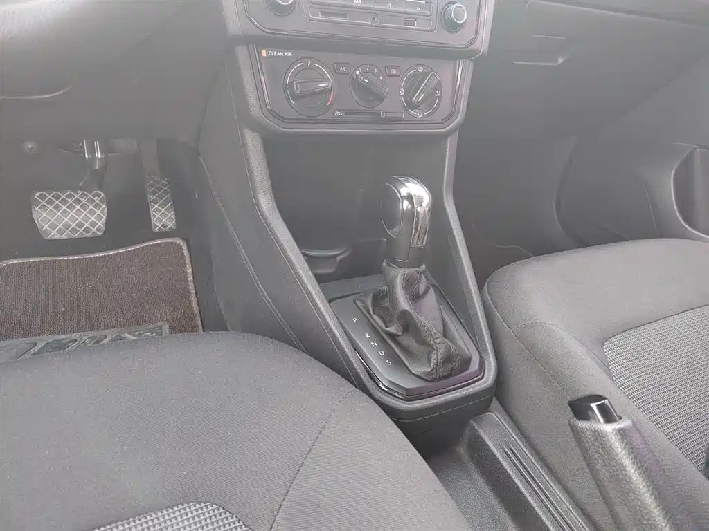 Volkswagen Jetta 2017 1.5L Automatic Fashion фото 14