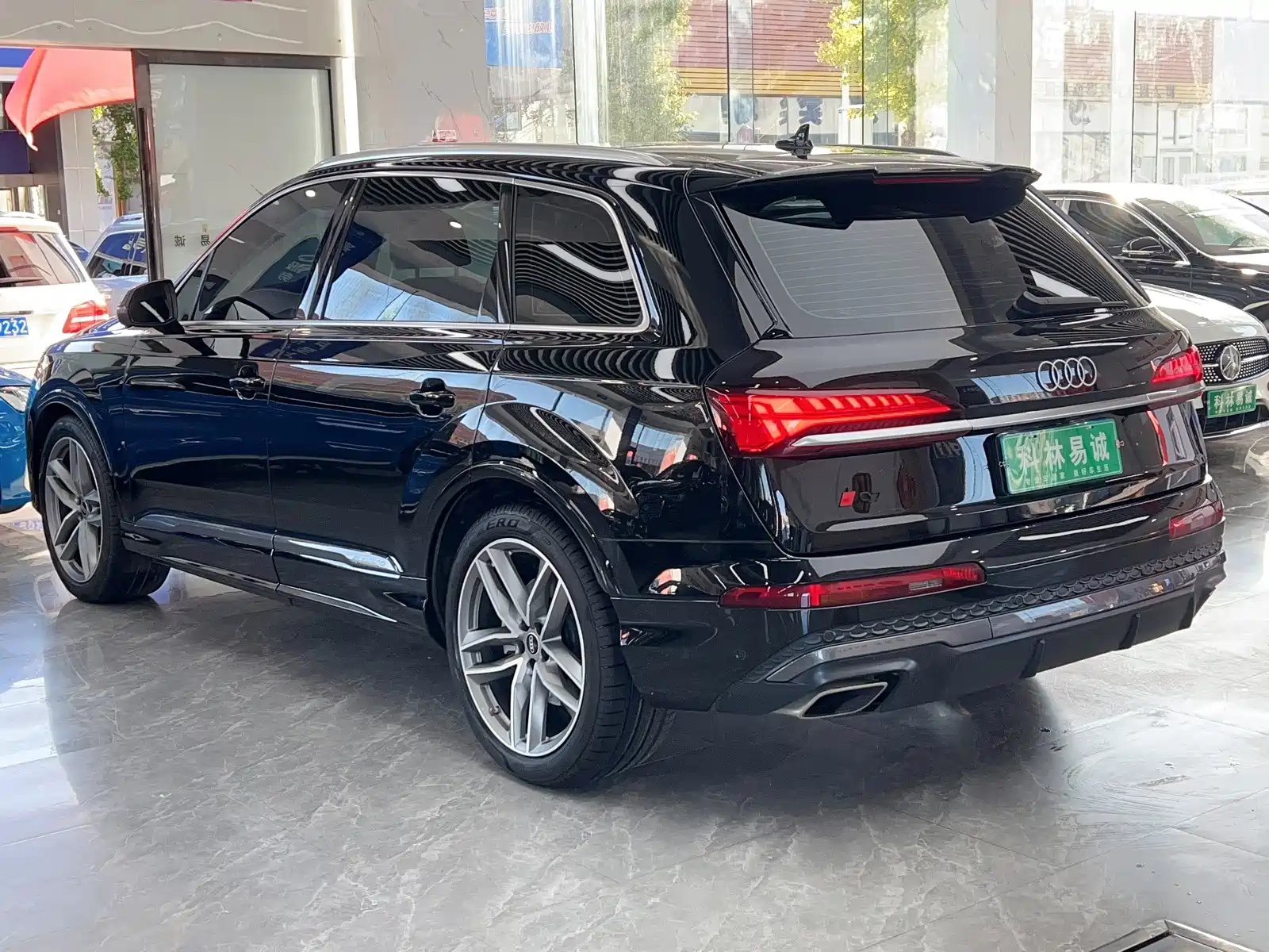 Фото 6 - Audi Q7