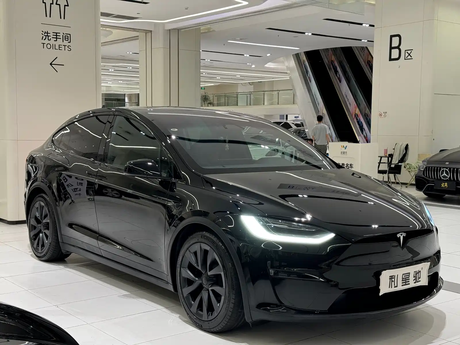 Фото 24 - Tesla Model X