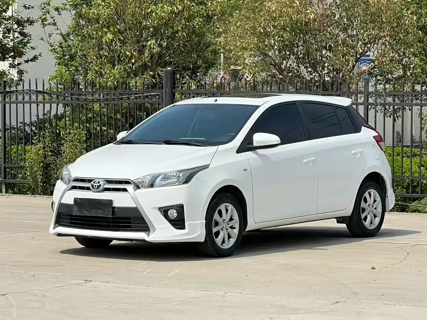 Toyota YARiS L Zhi Xuan 2016 1.5G Auto Sport Sunroof Edition