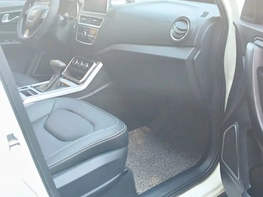Besturn X40 2020 2019 1.6L Auto Luxury Type China V