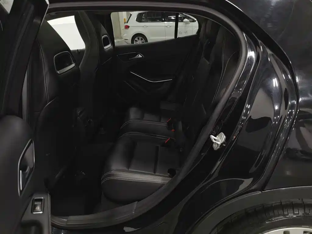 Mercedes-Benz GLA 2016 GLA 200 Dynamic фото 15
