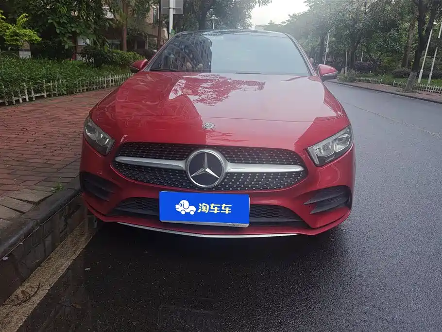 Mercedes-Benz A-Class 2019 Facelift A 200 L Sports Sedan фото 2