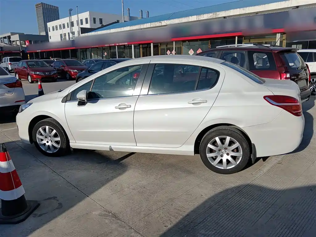 Peugeot 308 2014 Model Joy Edition Classic 1.6L Manual Superior Style фото 21