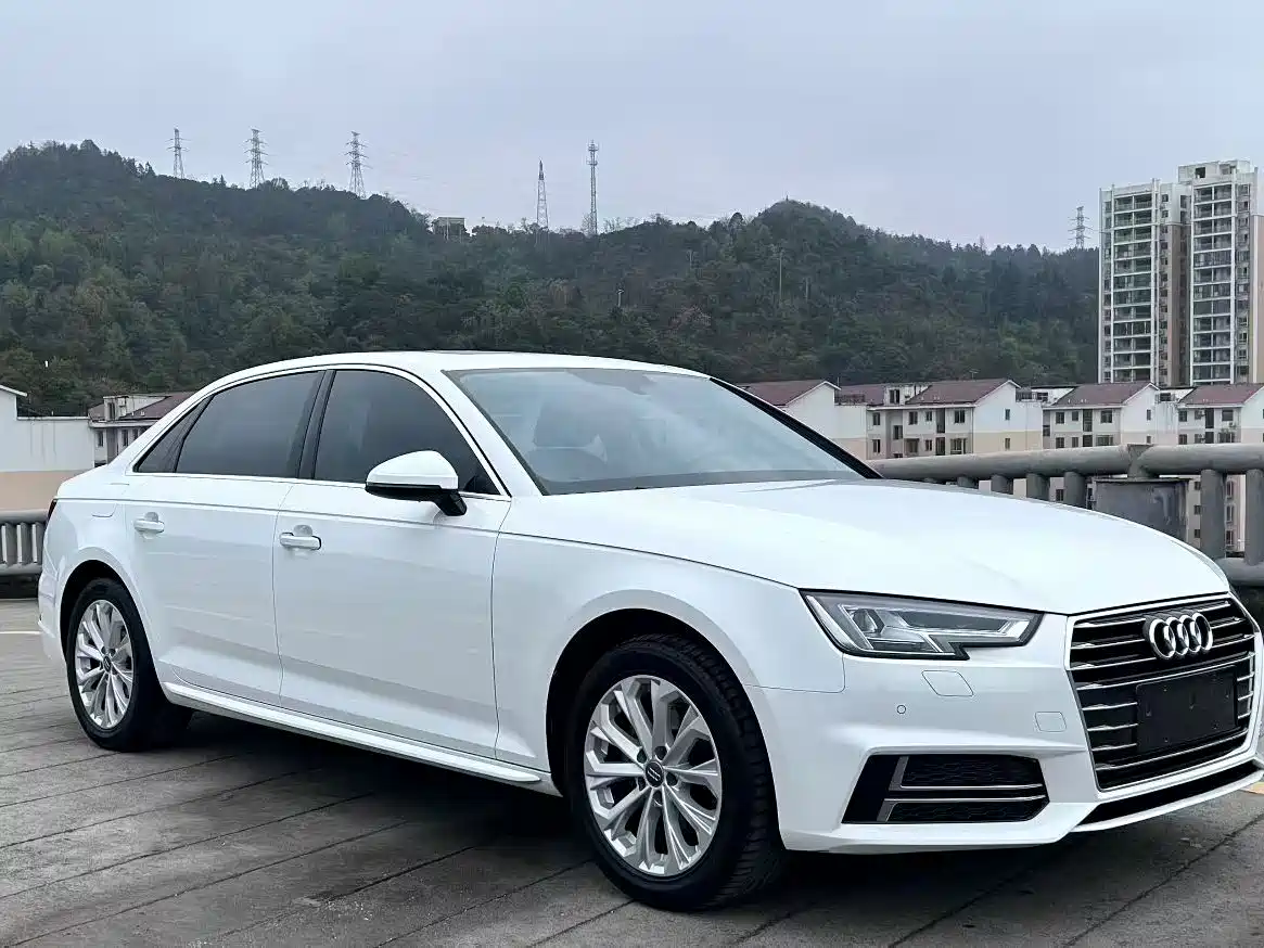 Audi A4L 2017 40 TFSI Style Edition фото 2