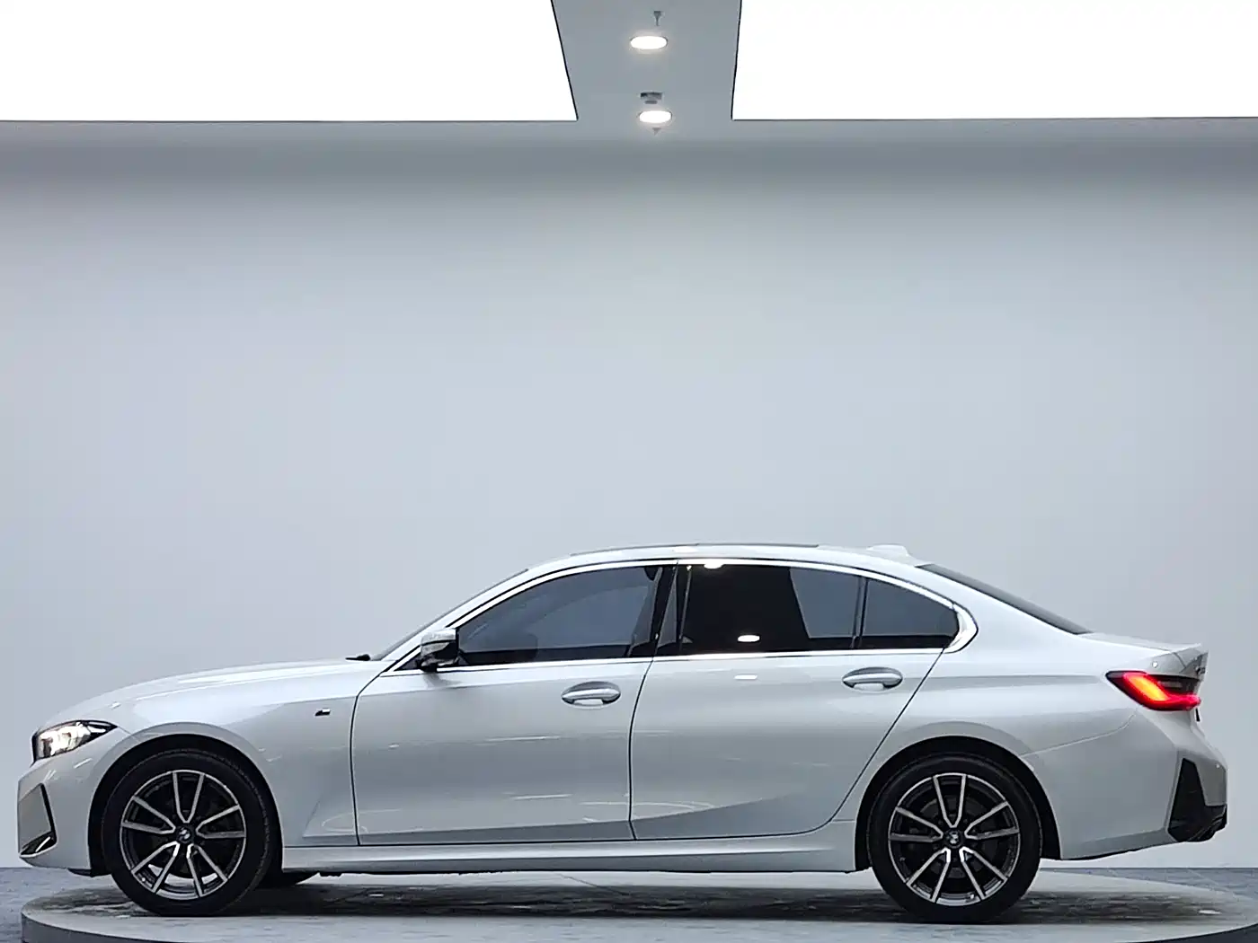 BMW 3 Series 2023 320Li M Sport Package фото 5