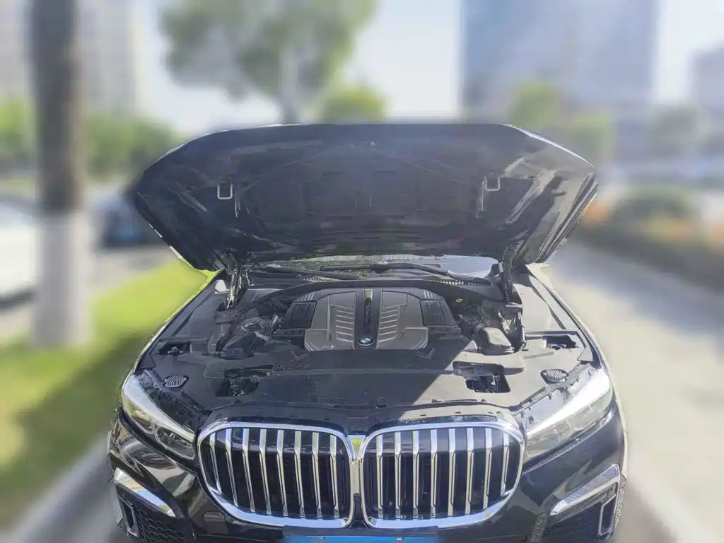 Фото 3 - BMW 7 Series