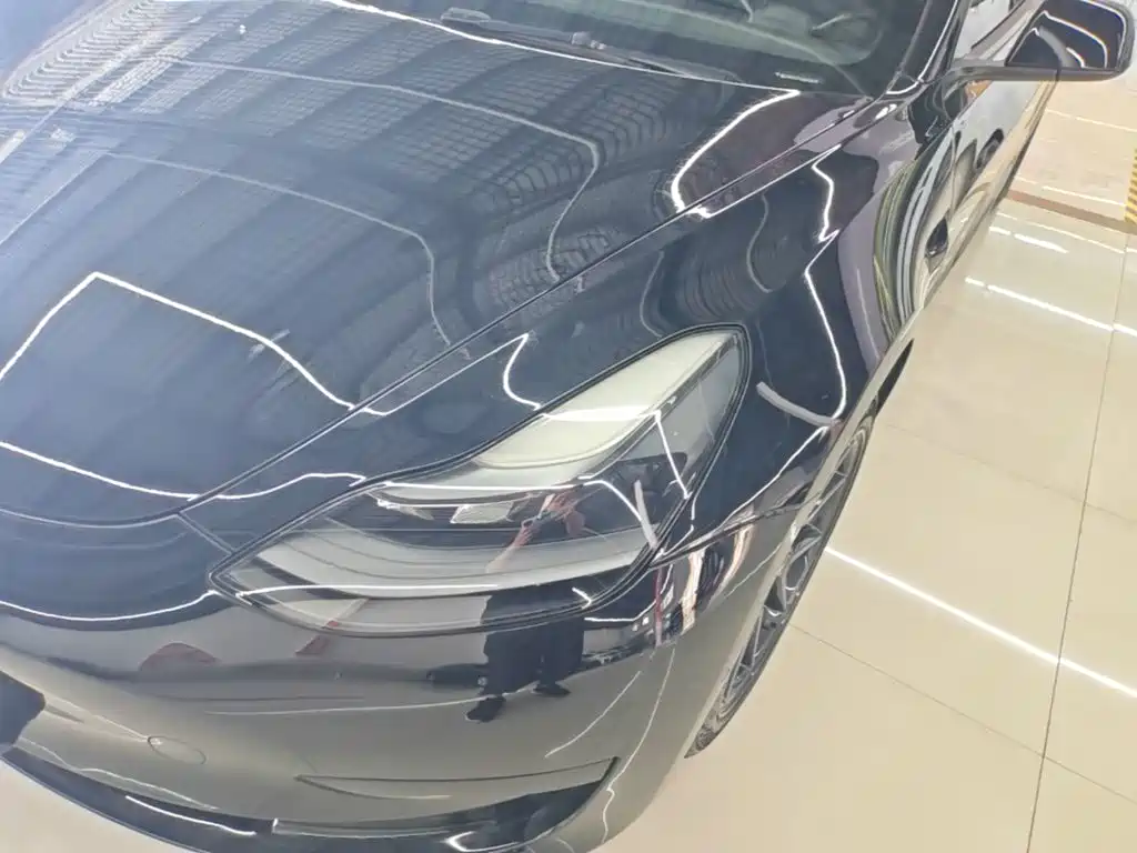 Фото 24 - Tesla Model 3