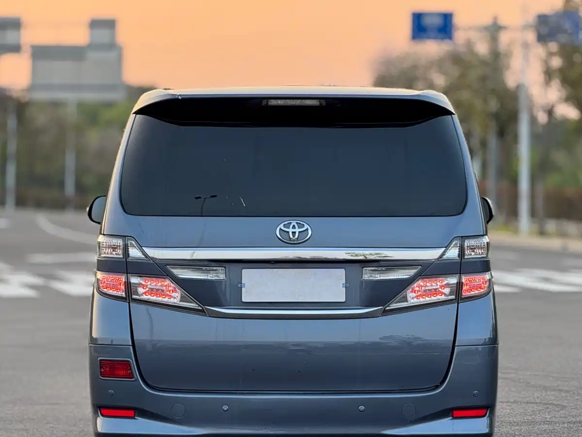 Toyota Alphard 2011 3.5L Luxury Edition фото 21
