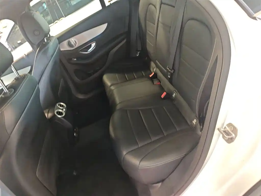 Mercedes-Benz GLC 2019 Model GLC 200 L 4MATIC фото 17