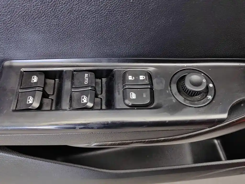 صورة 9 - Baojun 310