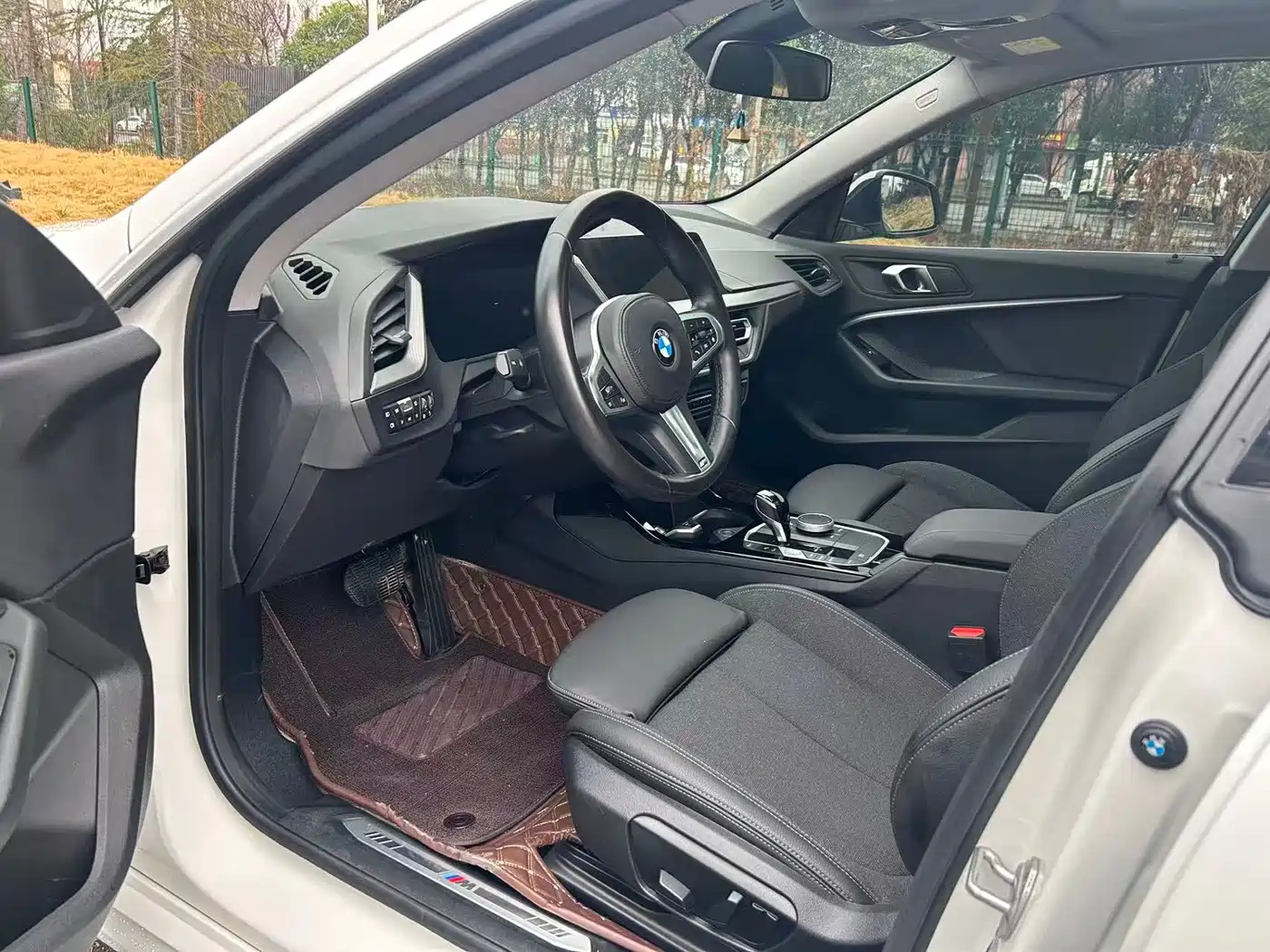 BMW 2 Series (Import) 2023 225i 4-Door Coupe M Sport Package фото 4
