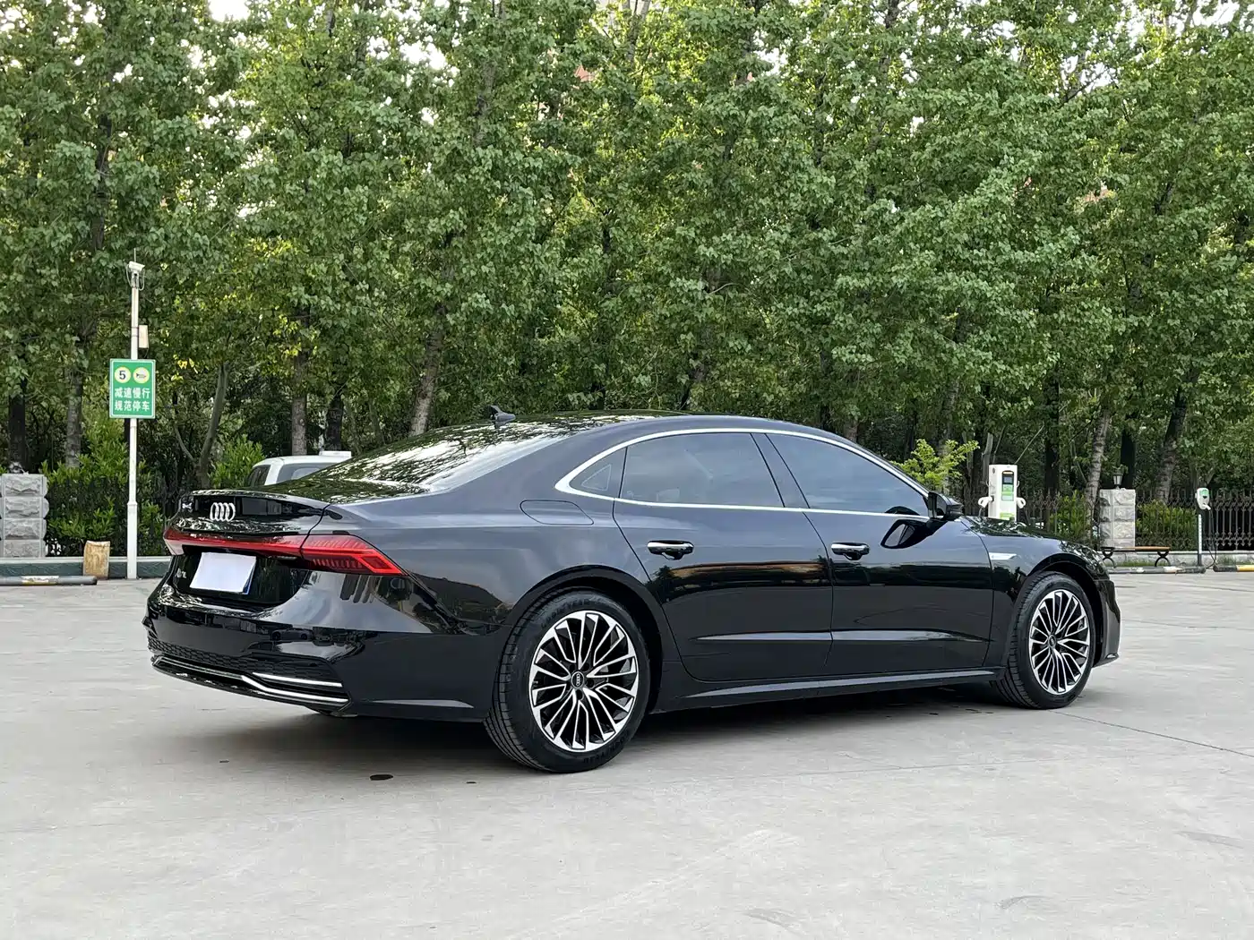 Audi A7L 2024 45 TFSI Luxury фото 8