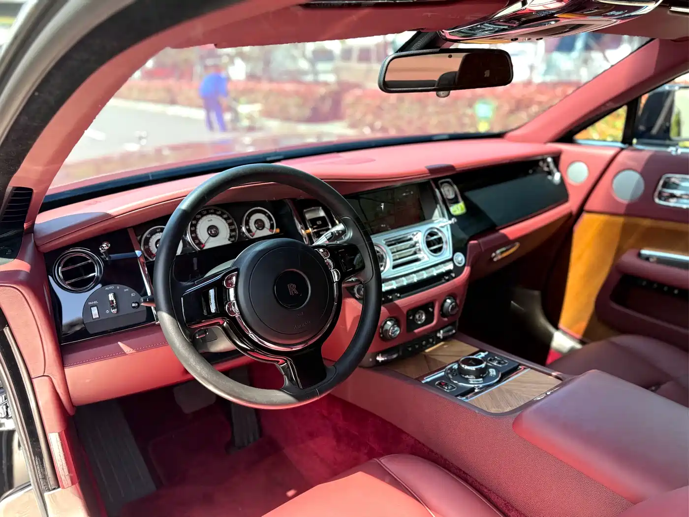 Rolls-Royce Wraith 2013 6.6T Standard фото 4