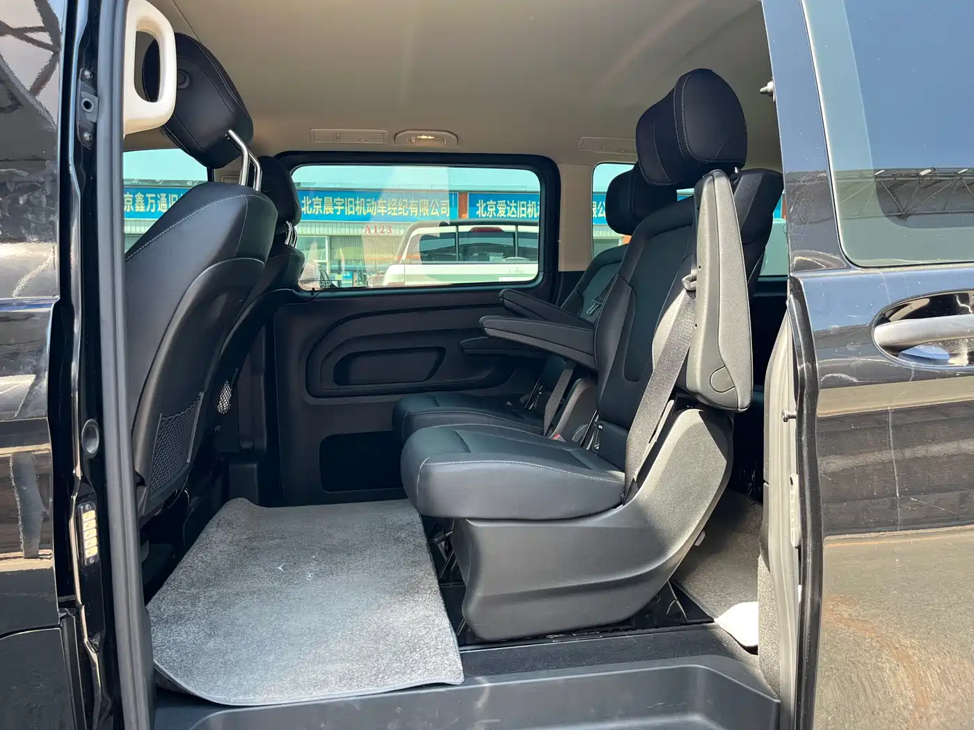 Mercedes-Benz Vito 2024 2.0T Business 7-Seater фото 15
