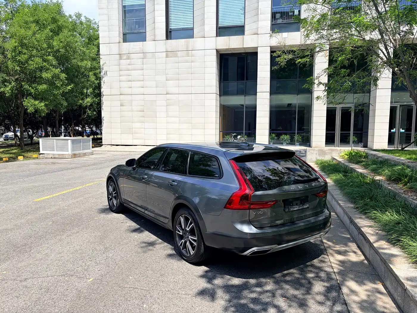 Volvo V90 2020 2020 Facelift Cross Country T5 AWD Momentum