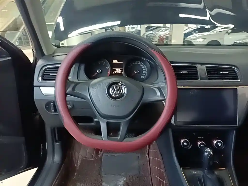 Volkswagen Lavida 2017 1.6L Automatic Trend Edition фото 10