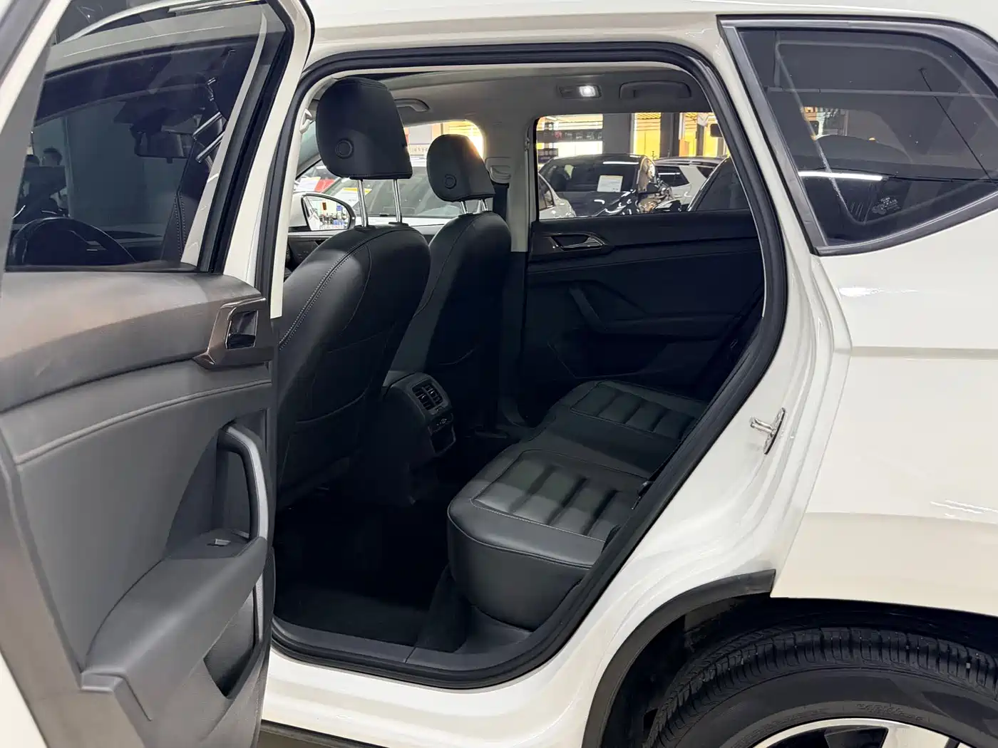 Volkswagen Tharu 2022 280TSI 2WD Comfort фото 10