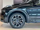 Photo 4 - Lynk & Co 01