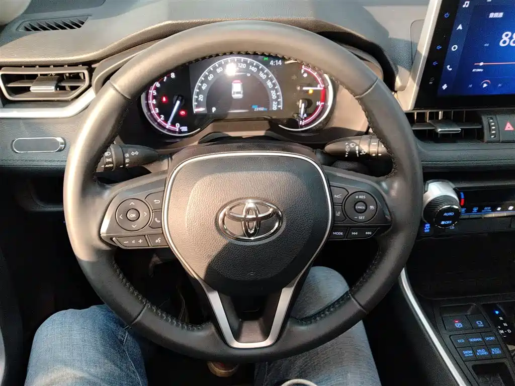Toyota RAV4 Rongfang 2022 2.0L CVT 4WD Trend Plus Edition фото 3
