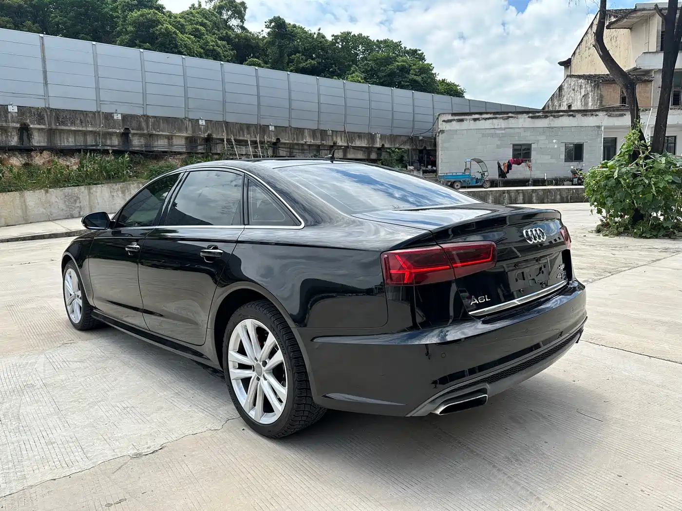 Фото 7 - Audi A6L