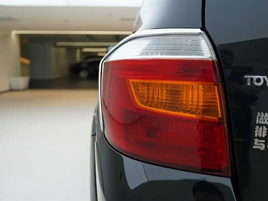 Toyota Highlander 2009 2.7L 2WD 7-seater Elite Edition фото 12