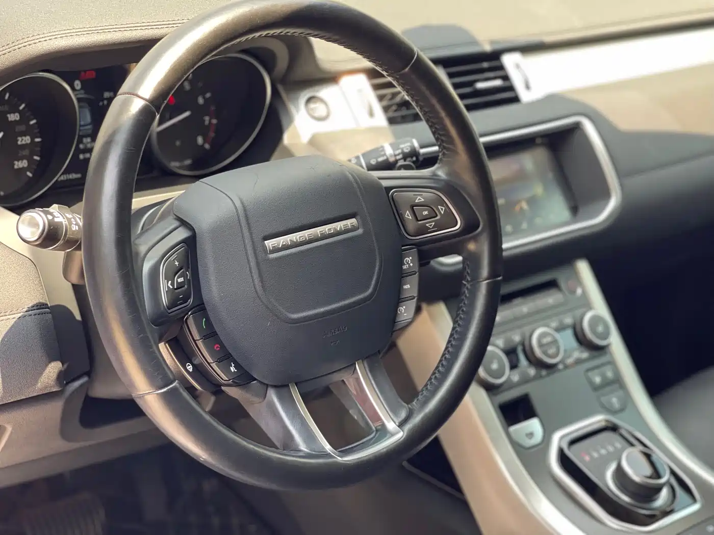 Land Rover Range Rover Evoque 2018 240PS SE Smart Edition фото 10