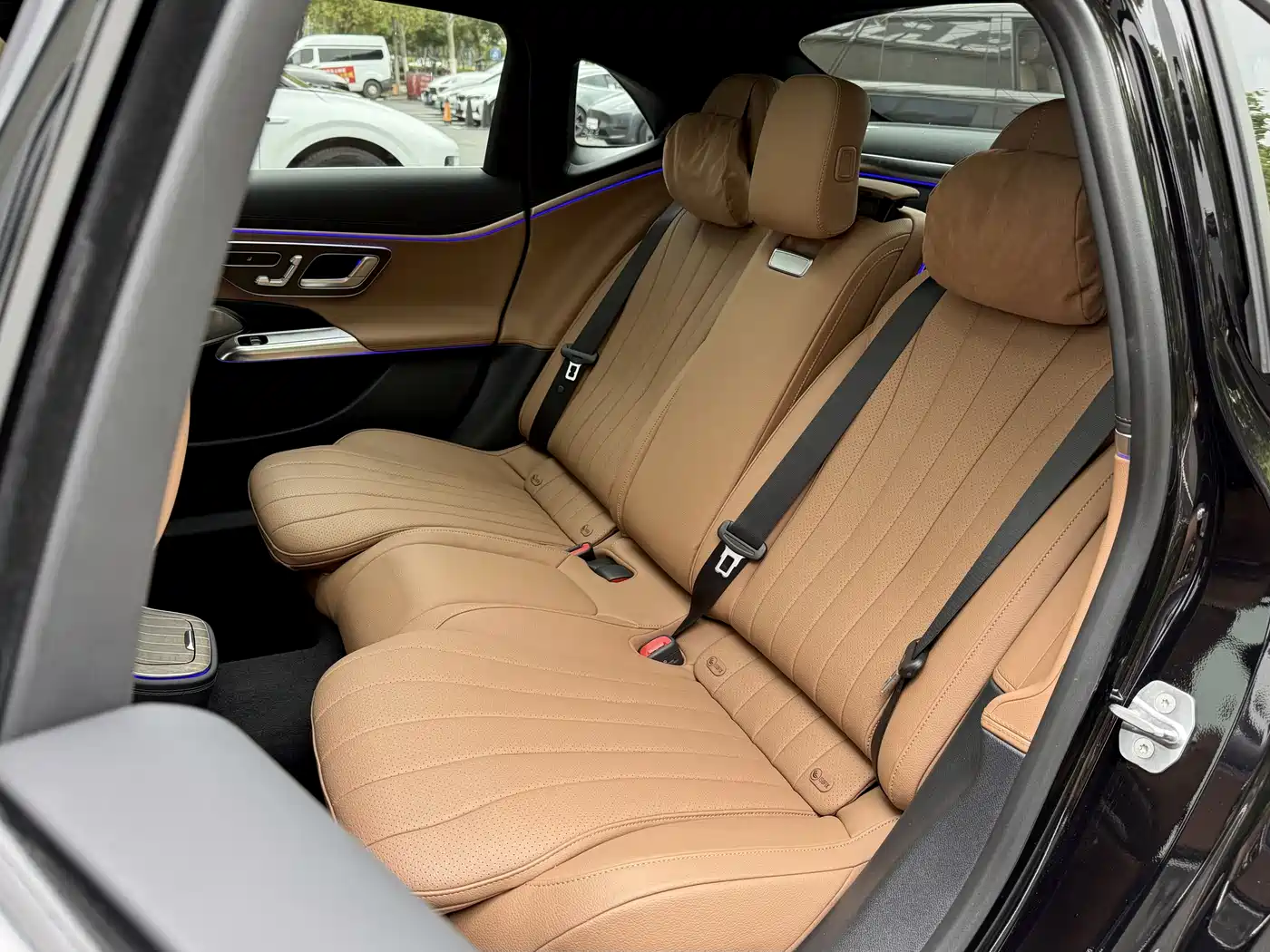 Mercedes-Benz E-Class 2024 Model E 300 L Luxury фото 10