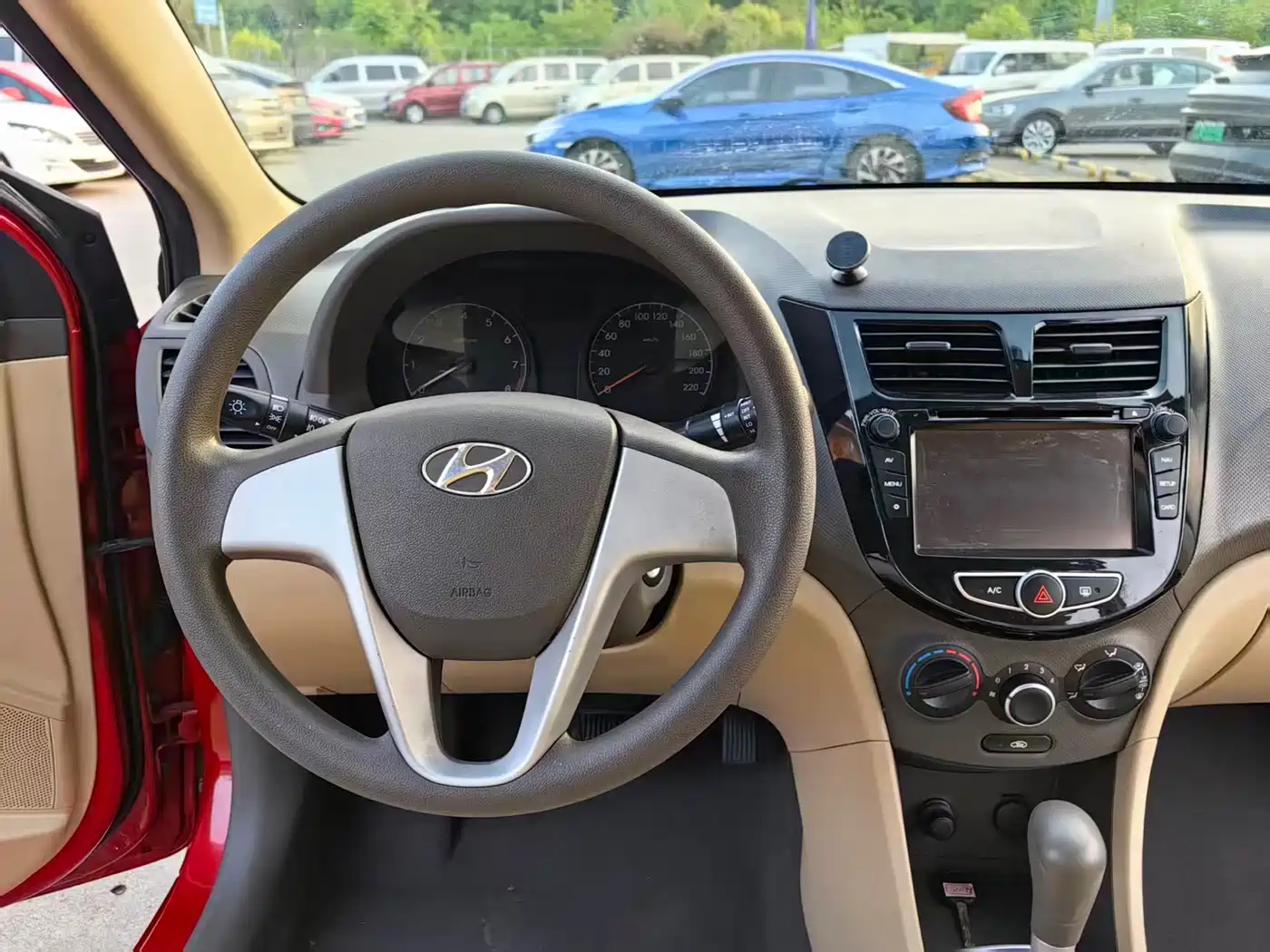 Hyundai Verna 2010 Sedan 1.4L Automatic Comfort GS фото 7
