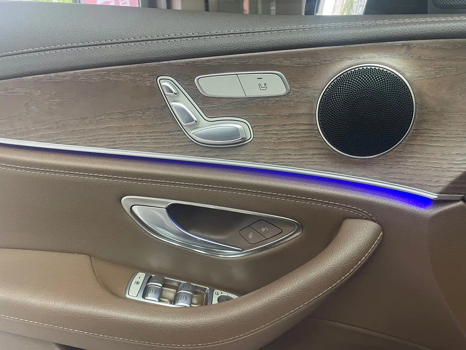 صورة 20 - Mercedes-Benz E-Class