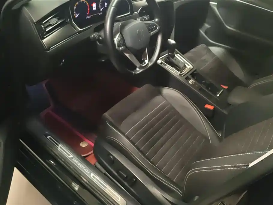Volkswagen Magotan 2021 330TSI DSG 30th Anniversary Edition фото 9
