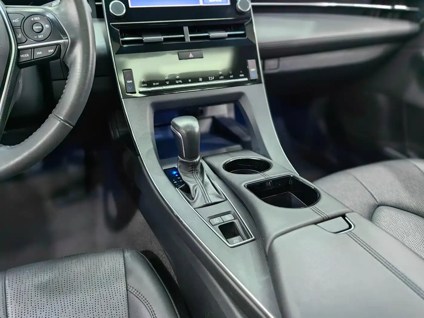 Toyota Avalon 2022 2.0L Luxury Edition фото 6