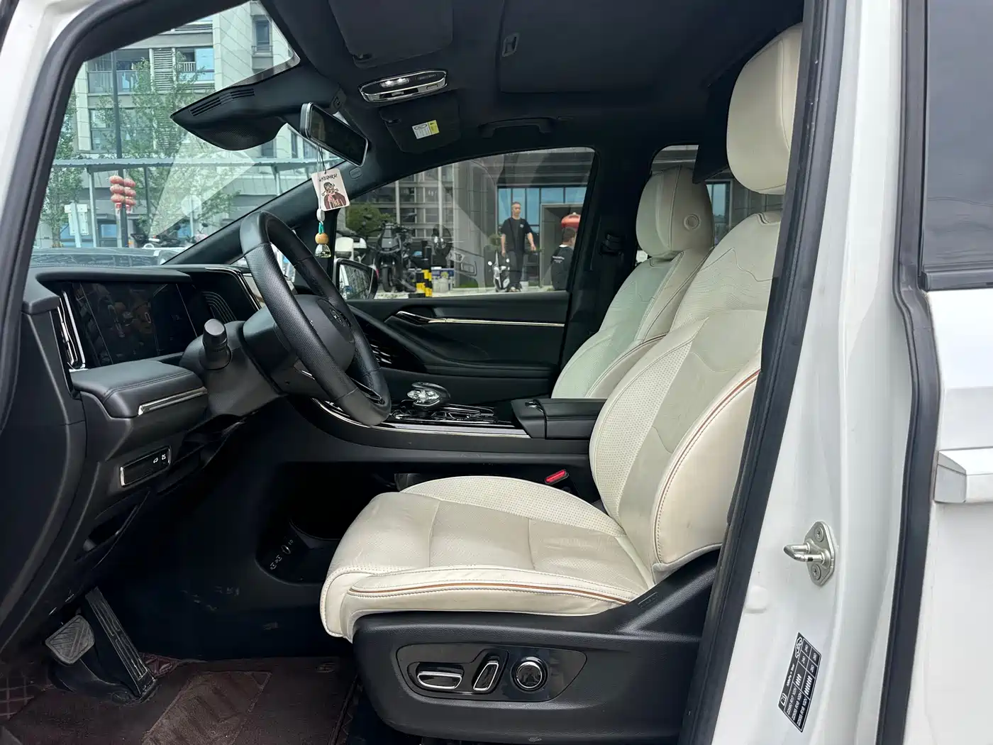 GAC Trumpchi Trumpchi M8 2023 Model Master Series Hybrid Royal Edition фото 4