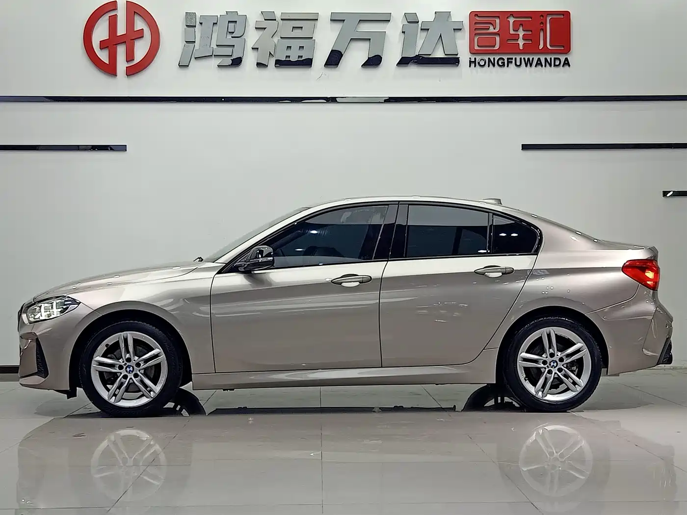 BMW 1 Series 2021 Facelift 120i M Sport Shadow Edition фото 7