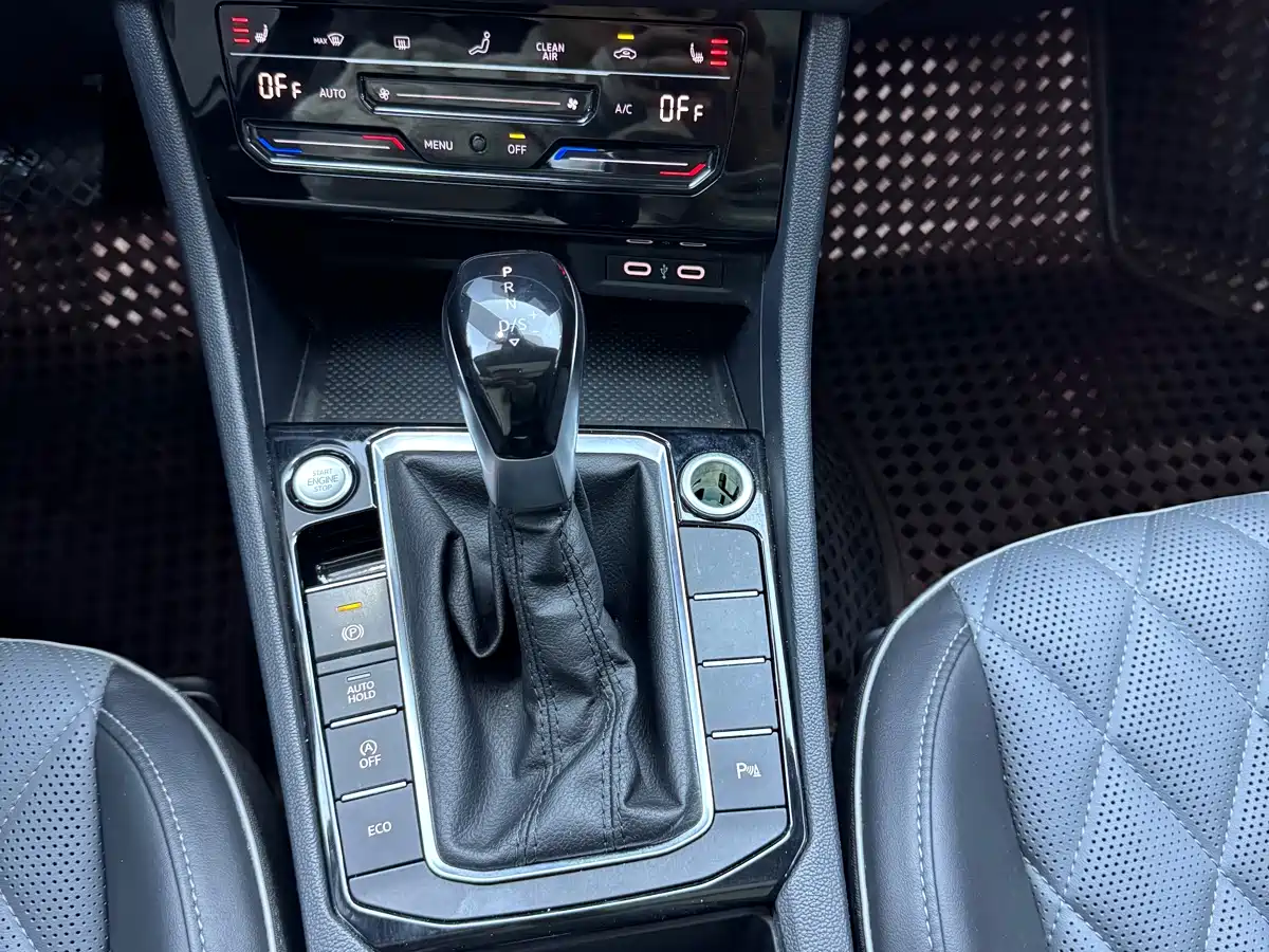 Volkswagen Sagitar 2023 Model Year 280TSI DSG Surpass Edition фото 16