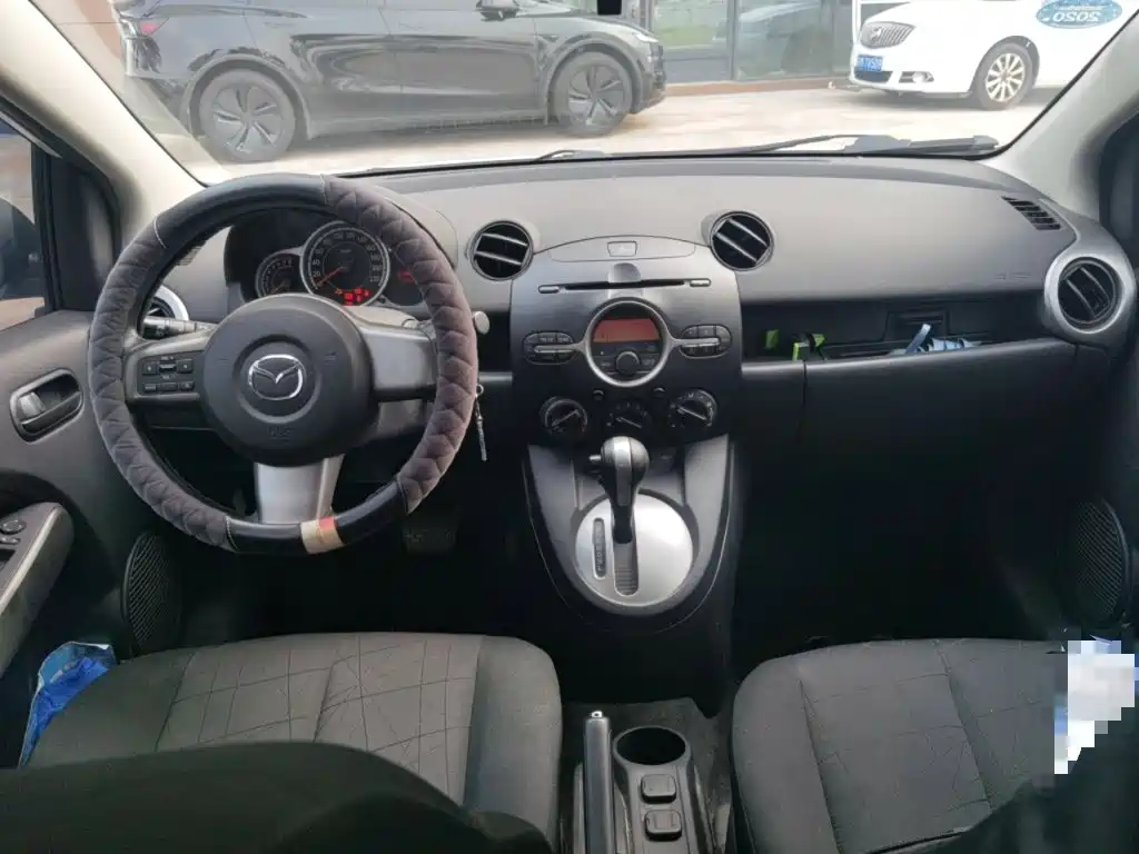 Mazda 2 2014 2012 Hatchback Dynamic 1.5L Automatic Value Edition